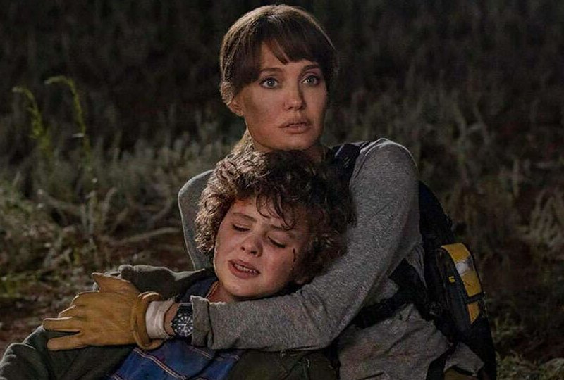 Angelina Jolie and Finn Little in Those Who Wish Me Dead